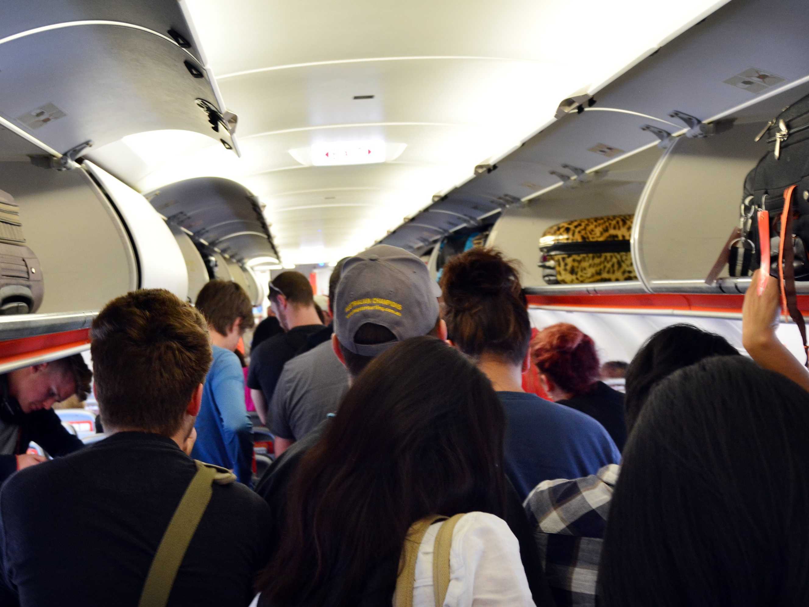 Высадка пассажиров с самолета