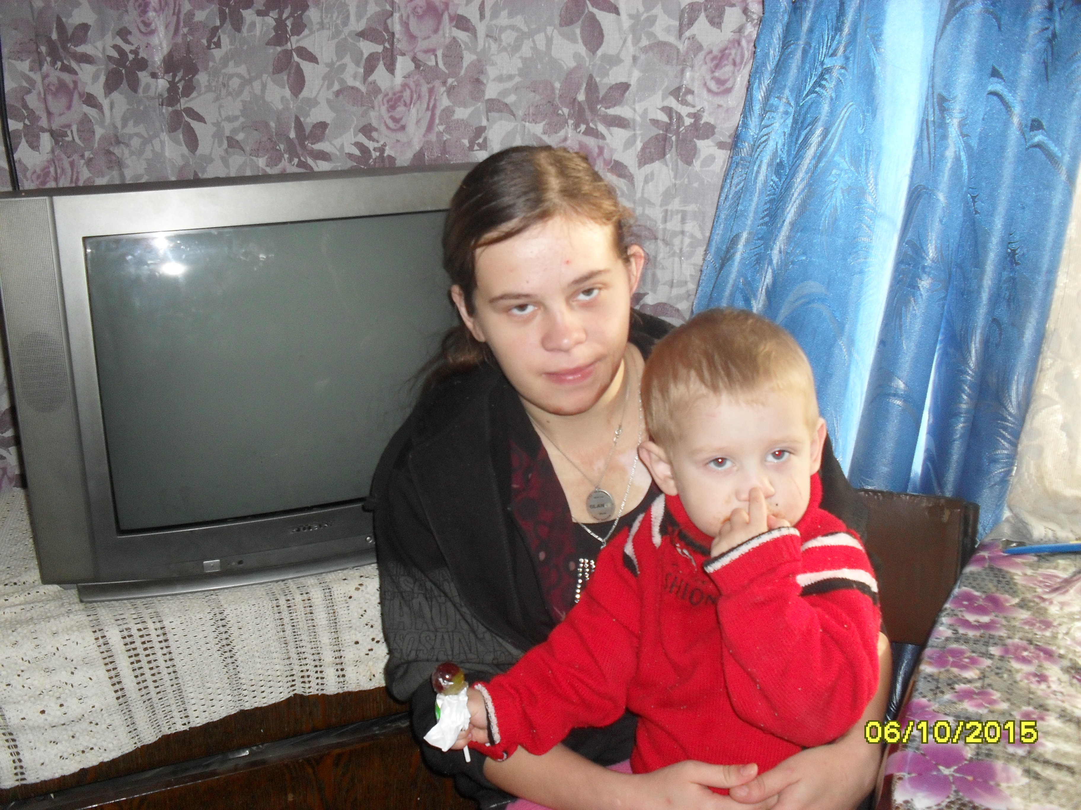 Детская кроватка, обои, краска, мебель для семьи Макаренко