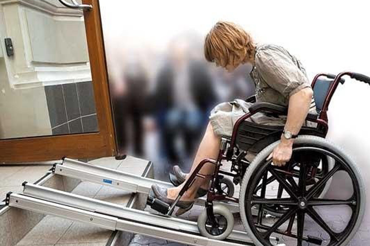Лица с ограниченными возможностями жизнедеятельности. Человек в инвалидной коляске. Коляска для инвалидов. Люди с ограниченными способностями. Инвалиды люди с ограниченными возможностями.